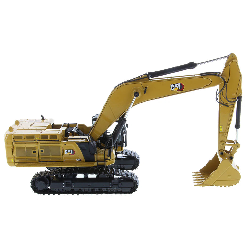Escavadeira Hidráulica Grande Cat® 395, (versão GP), com 2 ferramentas de trabalho adicionais: Martelo e Tesoura, em escala 1:50